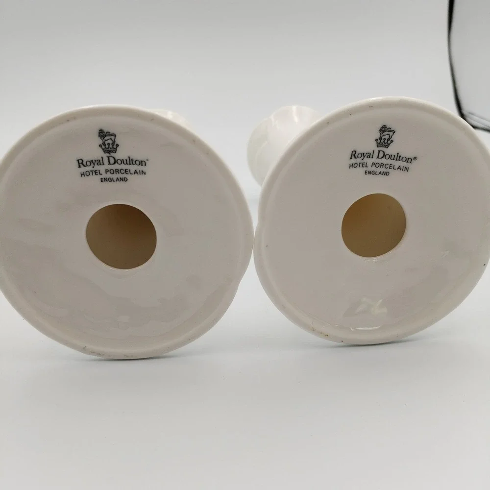 Vtg Royal Doulton Hotel Porcelain England White Candlestick Hloders 6. 5